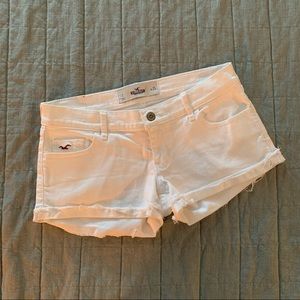 💸Hollister white short shorts with ripped edges